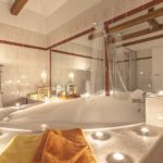 Apartment Moritzburg – großes Bad mit Eckbadewanne